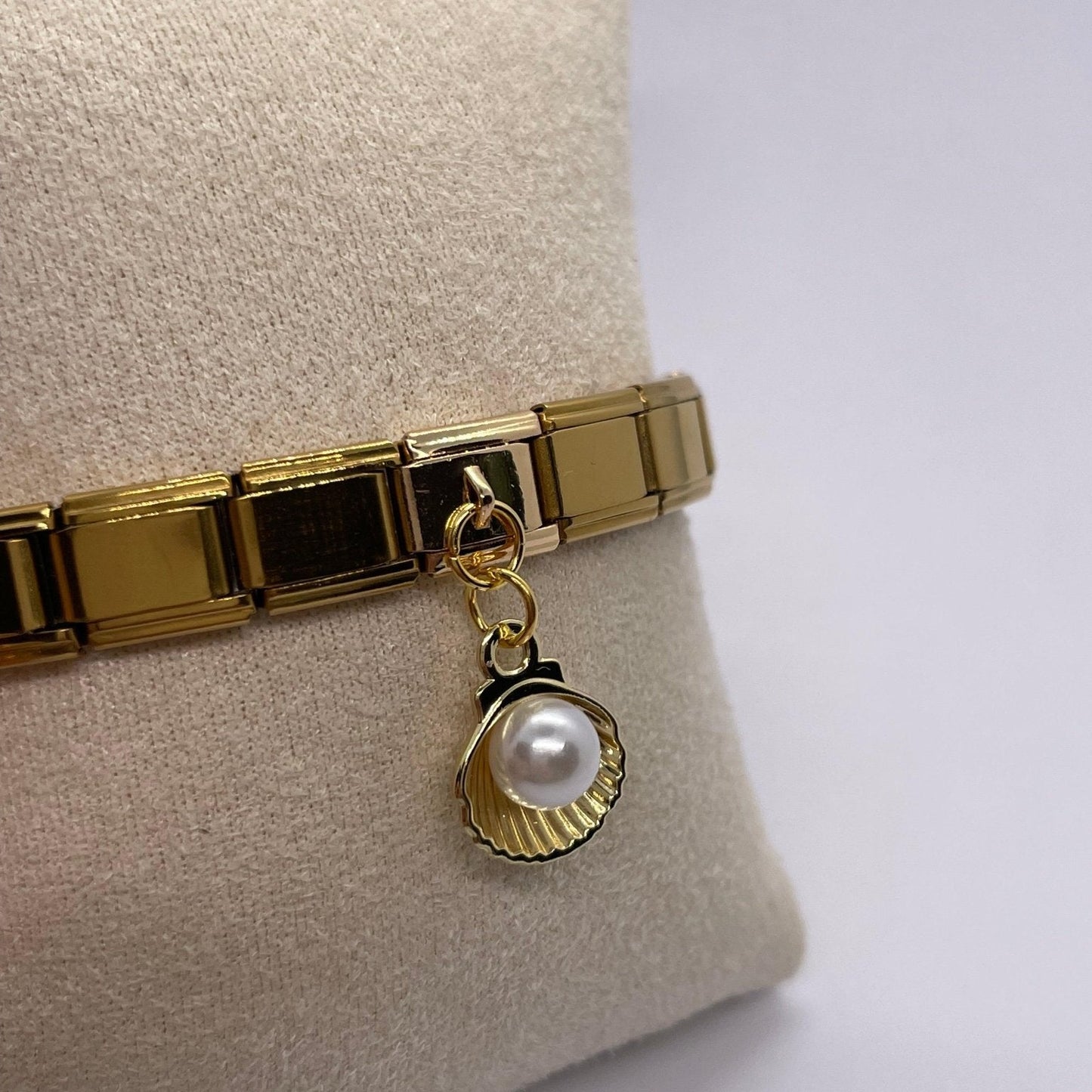 Pendentif coquillage doré - Bellacharms
